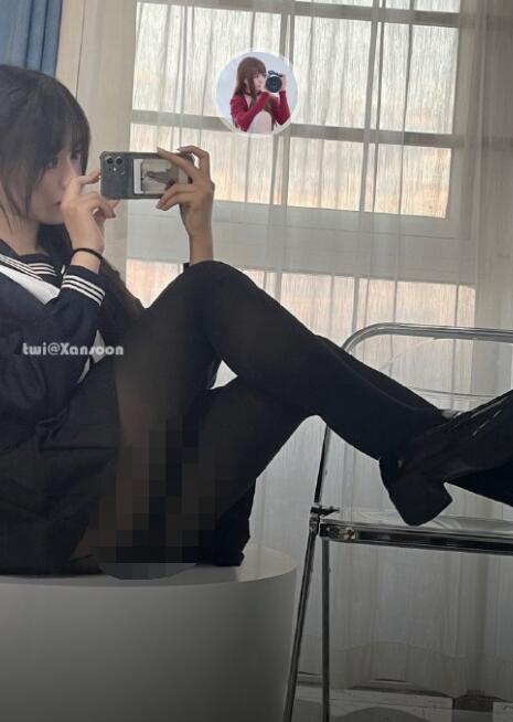 轩萧学姐JK制服小姐姐写真第1张-全球主机测评网